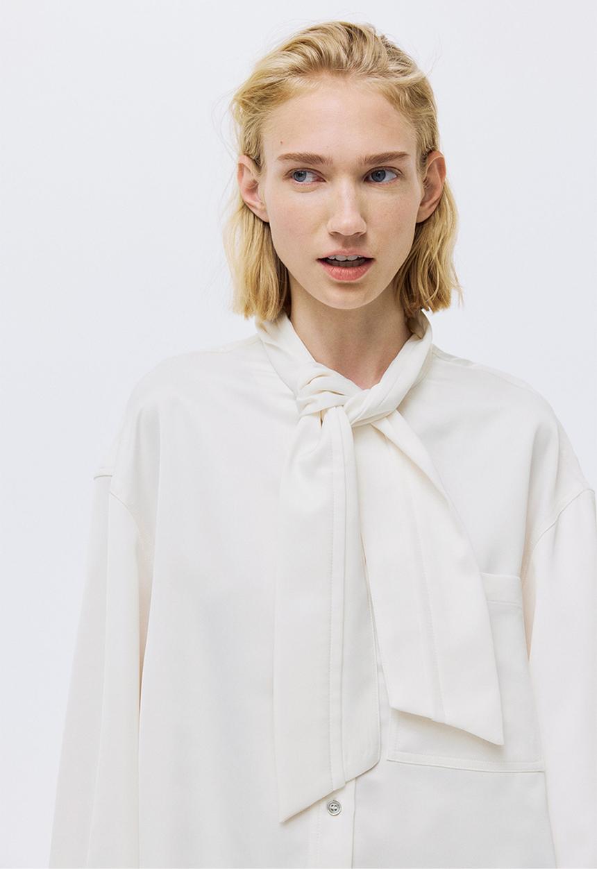 H&M - Bow-collar blouse - white