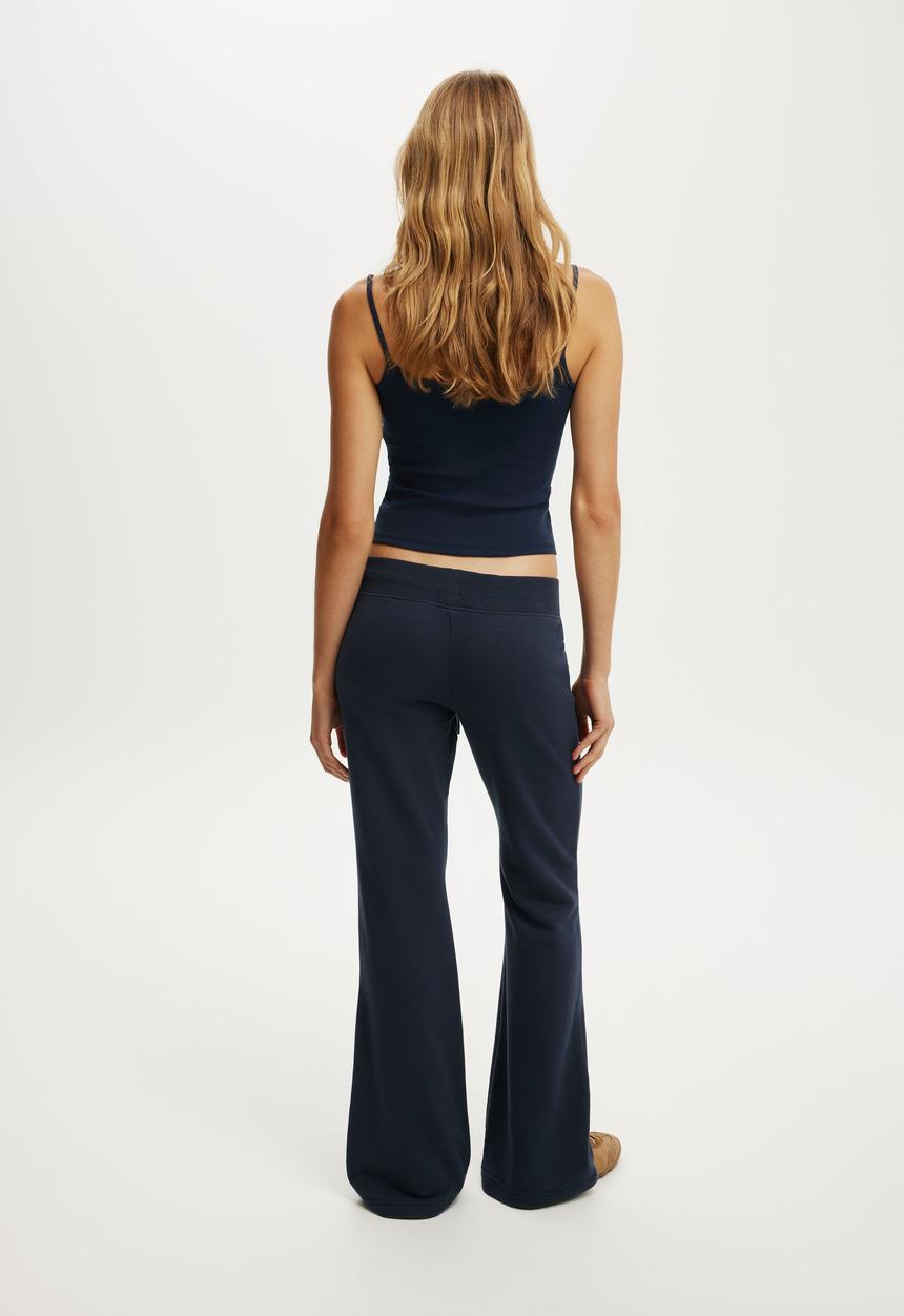 Cotton On - Low rise bootleg sweatpant - shadow navy