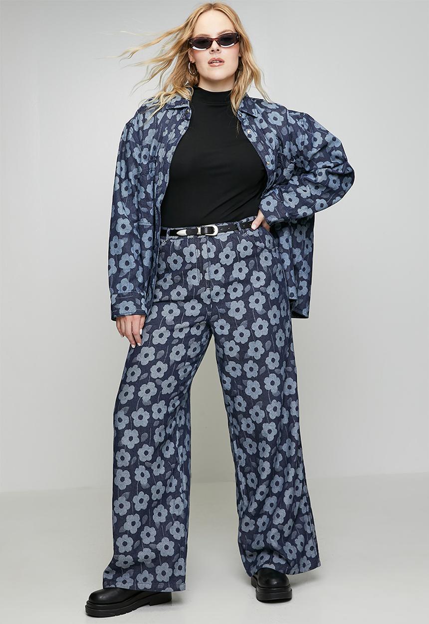 Me&B - Plus Roxy Wide Leg Jeans in Daisy Denim -  Dark Wash