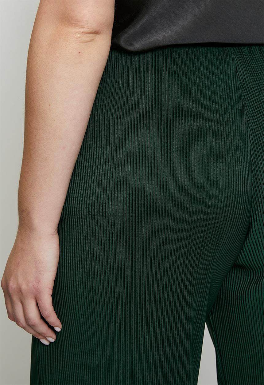 Me&B - Plus Pull on Plisse Pants - Bottle Green