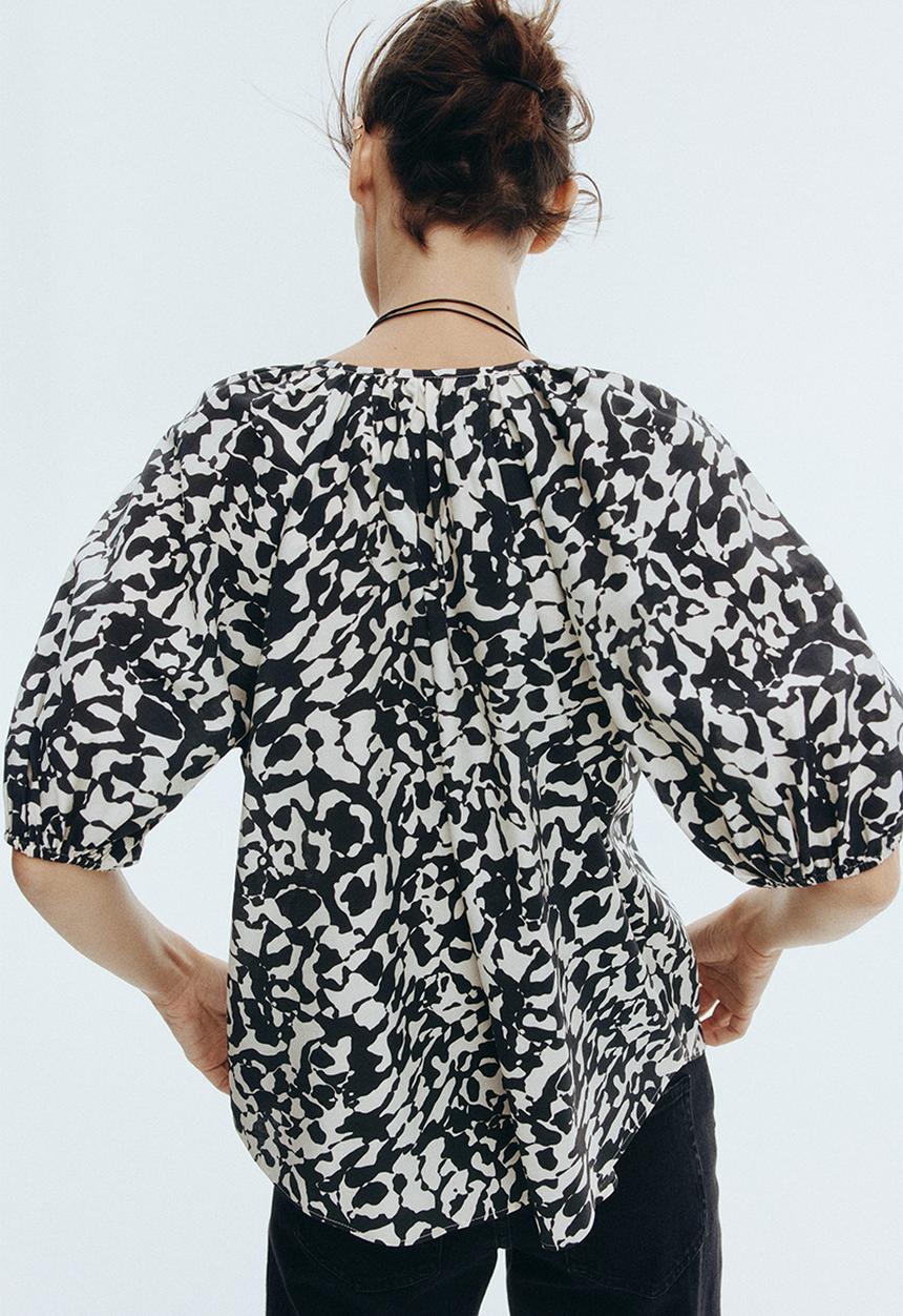 H&M - Balloon-sleeved blouse - white/black patterned