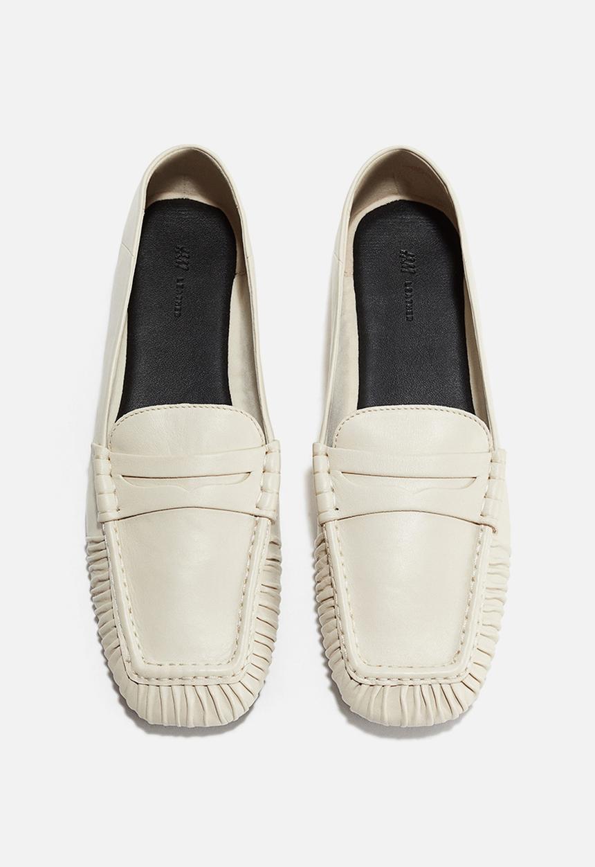 H&M - Leather loafers - cream