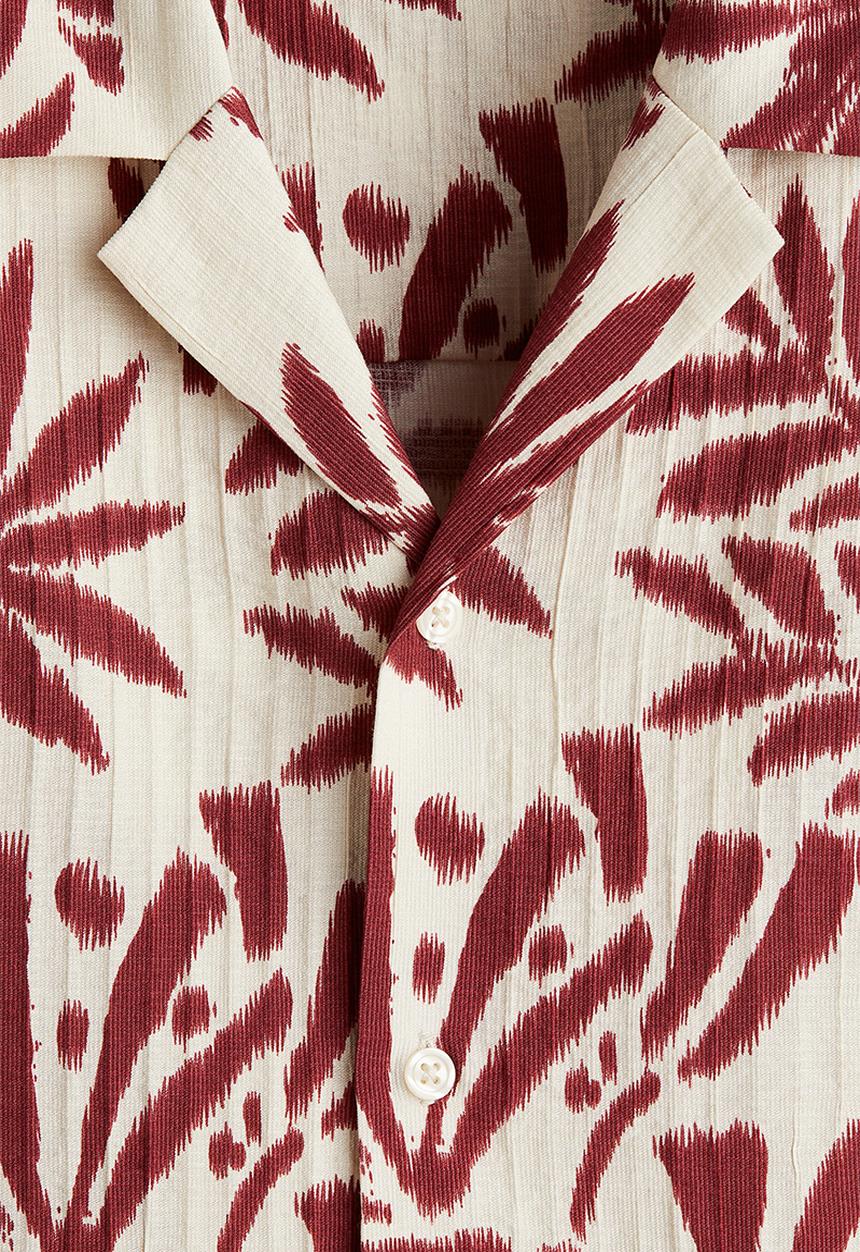 H&M - Regular fit textured resort shirt - white/red floral