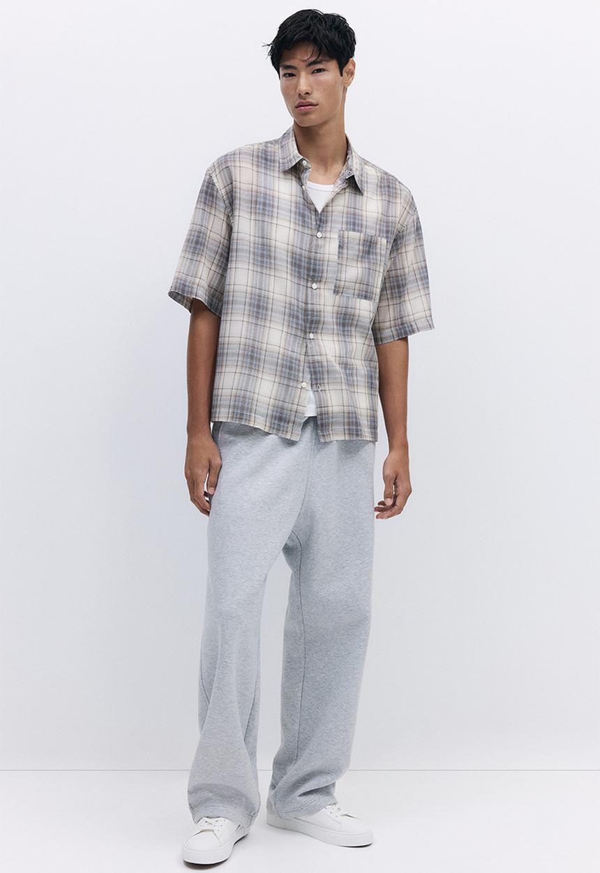 H&M - Relaxed fit short-sleeved shirt - beige/checked