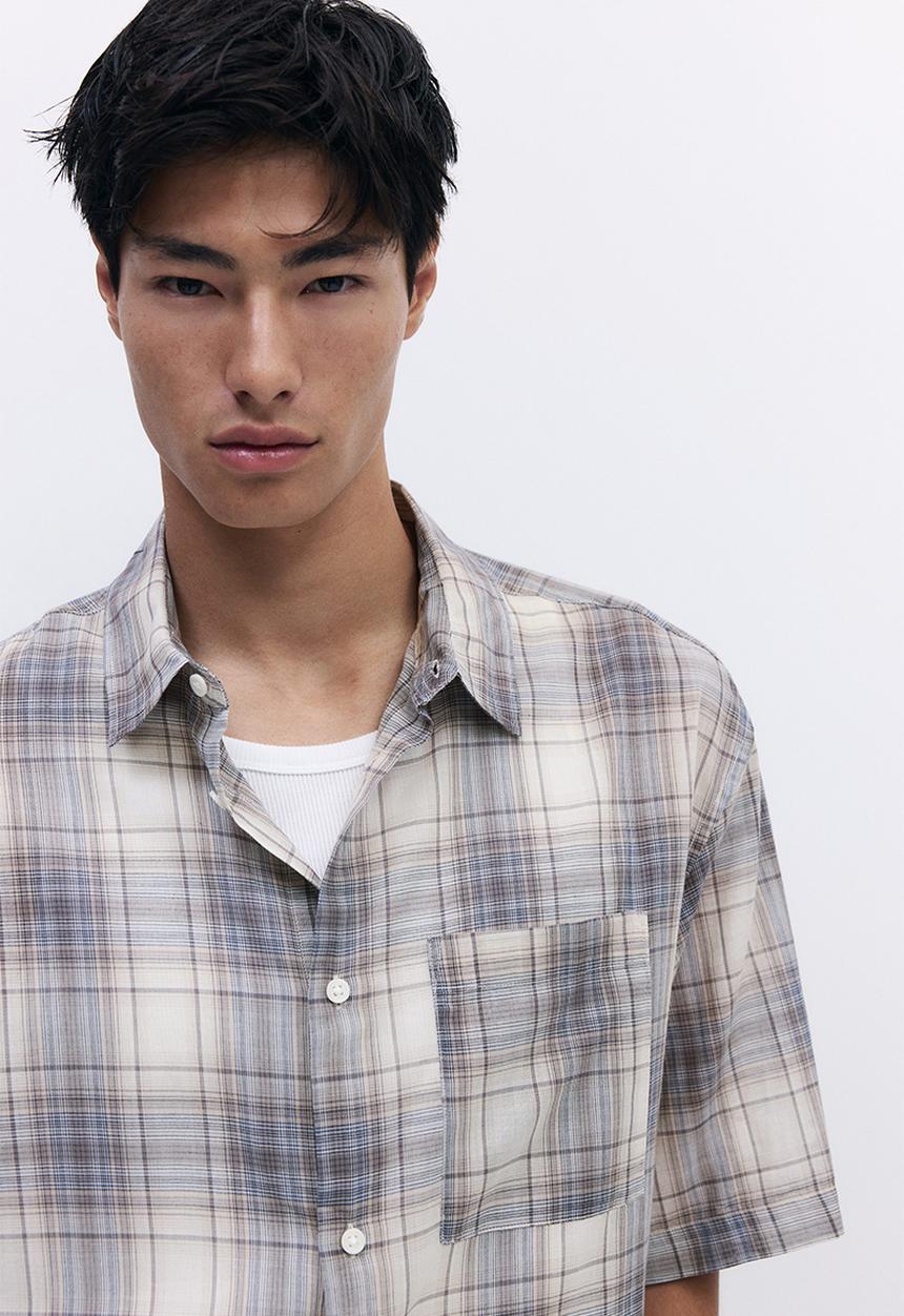 H&M - Relaxed fit short-sleeved shirt - beige/checked