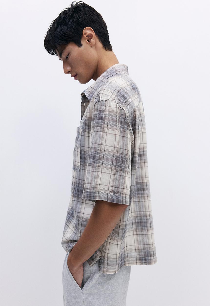 H&M - Relaxed fit short-sleeved shirt - beige/checked