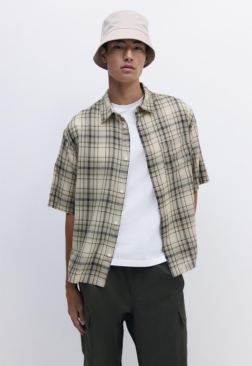 H&M - Relaxed fit short-sleeved shirt - beige/brown checked