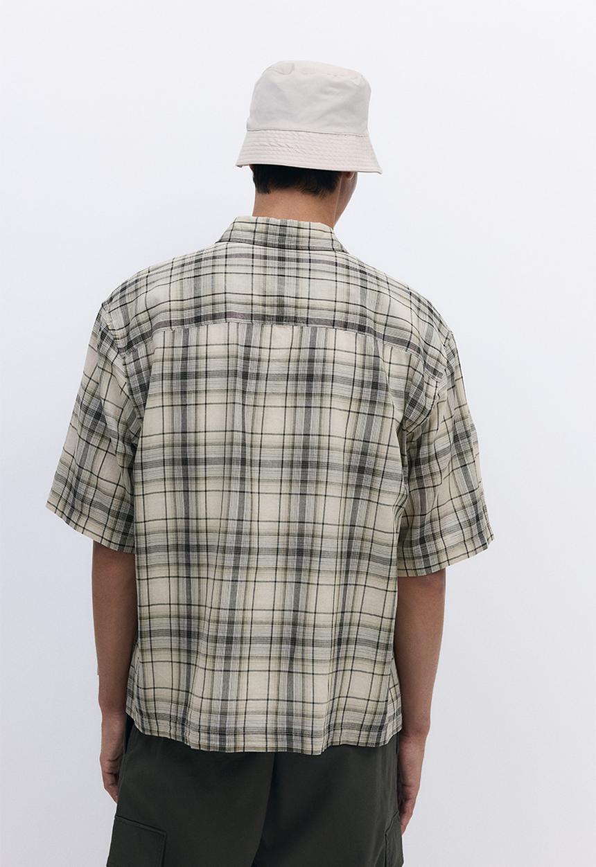 H&M - Relaxed fit short-sleeved shirt - beige/brown checked