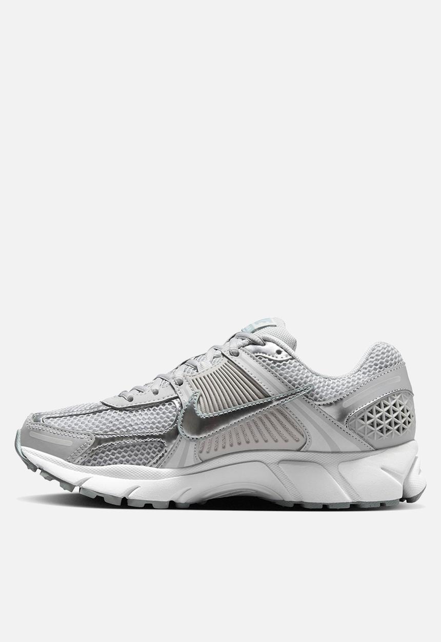 Nike - Nike Zoom Vomero 5