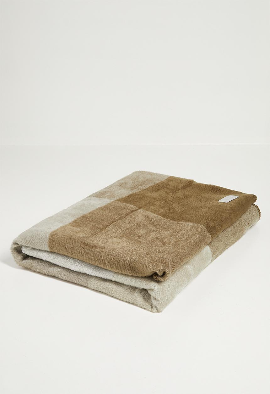 Haven & Earth  - Top Suede Bed Throw - Coffee/Cobblestone