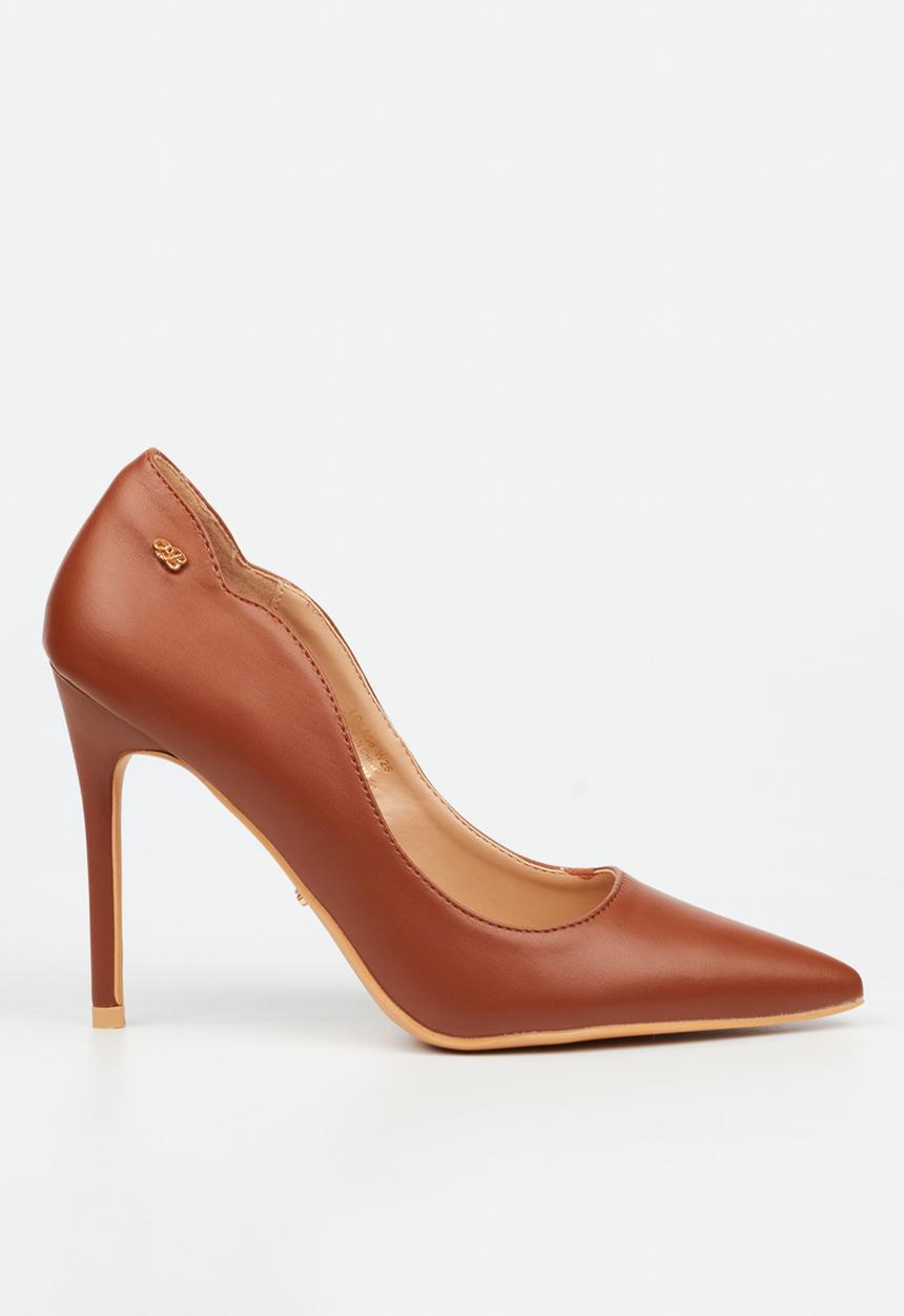 Miss Black - Lola 58 classic scallop heel - tan