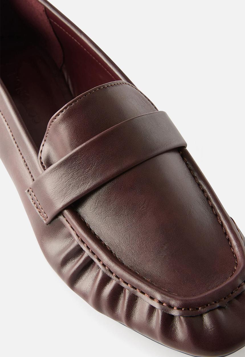 Cotton On - Taylor Ruched Loafer - deep berry.