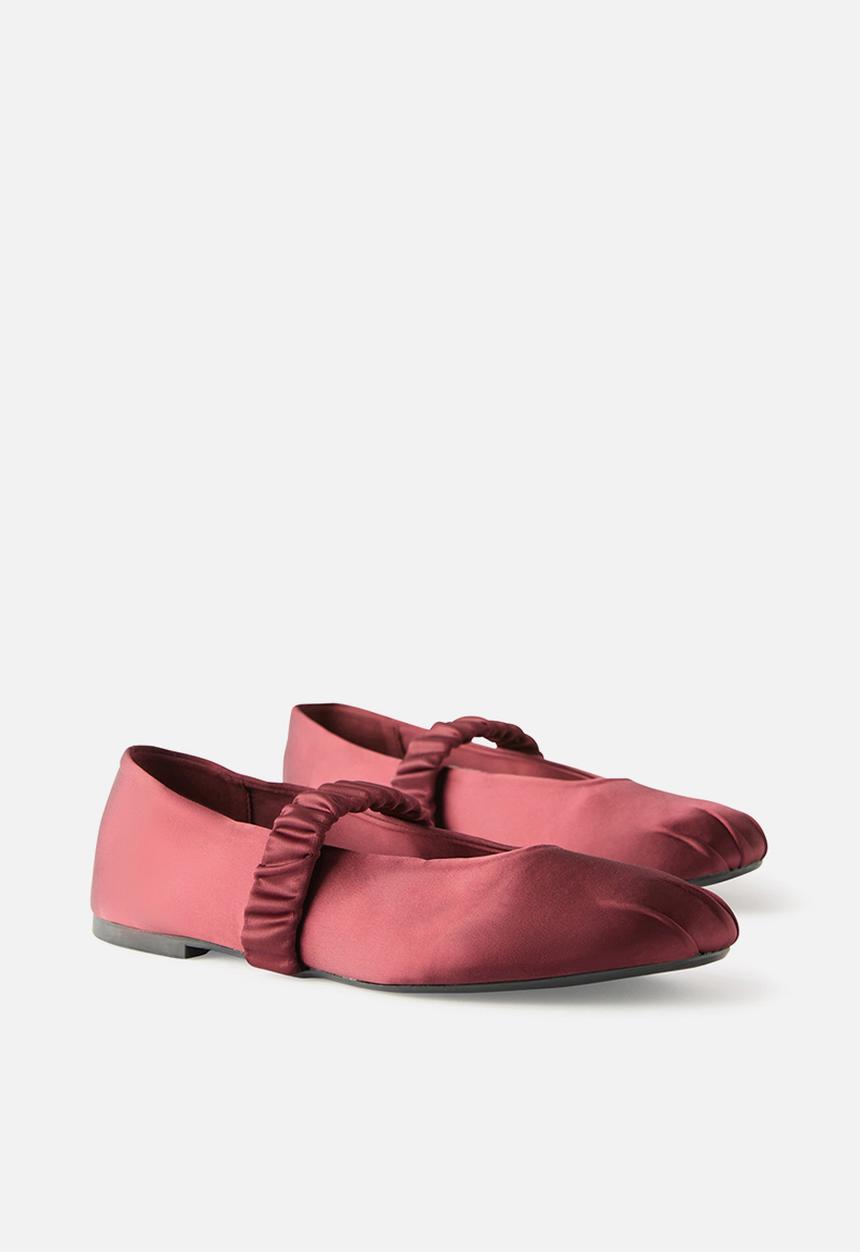 Cotton On - Brooklyn Mary Jane Ballet - burgundy satin.
