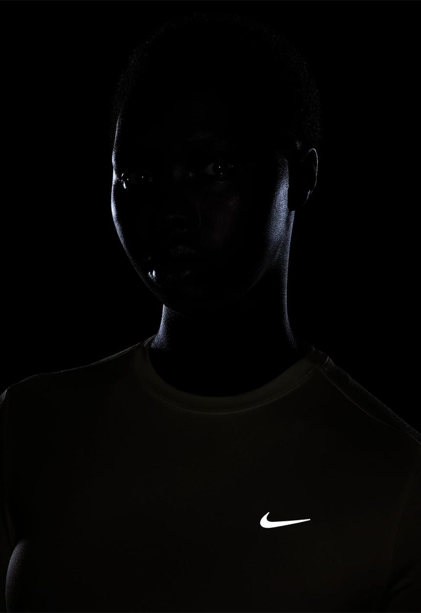 Nike - W Nk Swift Df Uv Ls Crw - Sail/Reflective Silv