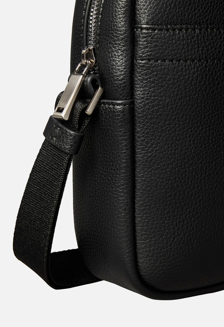 Calvin Klein - Raised Slim Reporter - Black