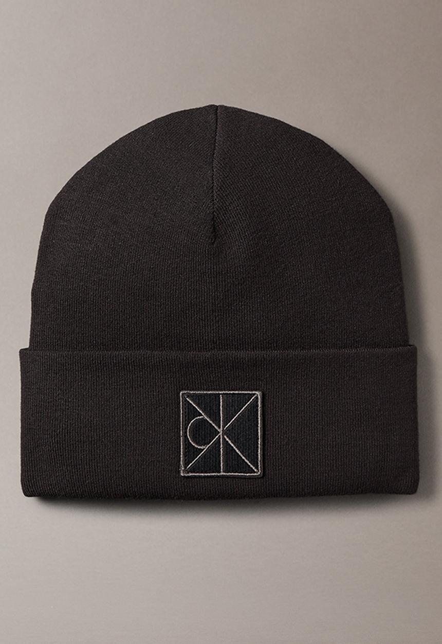Calvin Klein - Emblem Patch Fine Rib Beanie - Black