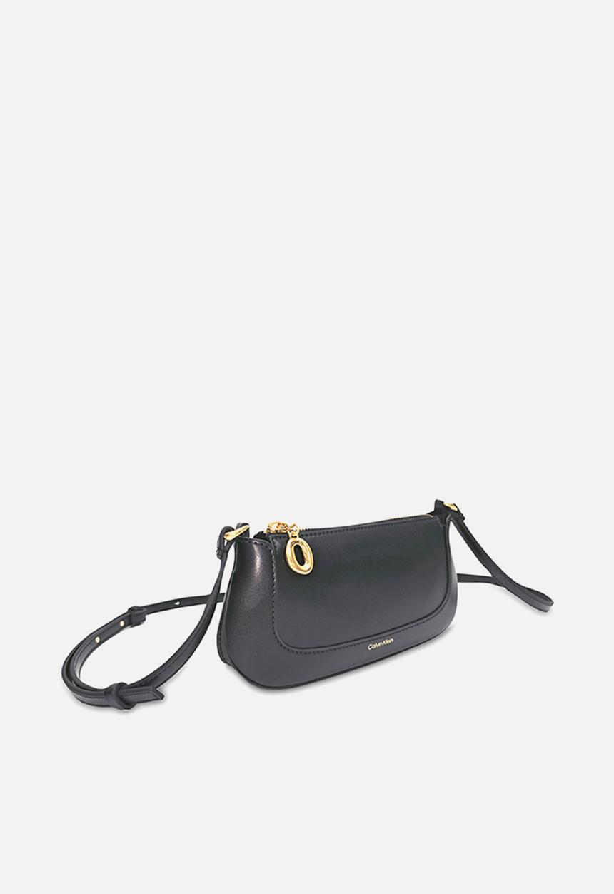 Calvin Klein - Hardware zip crossbody- black