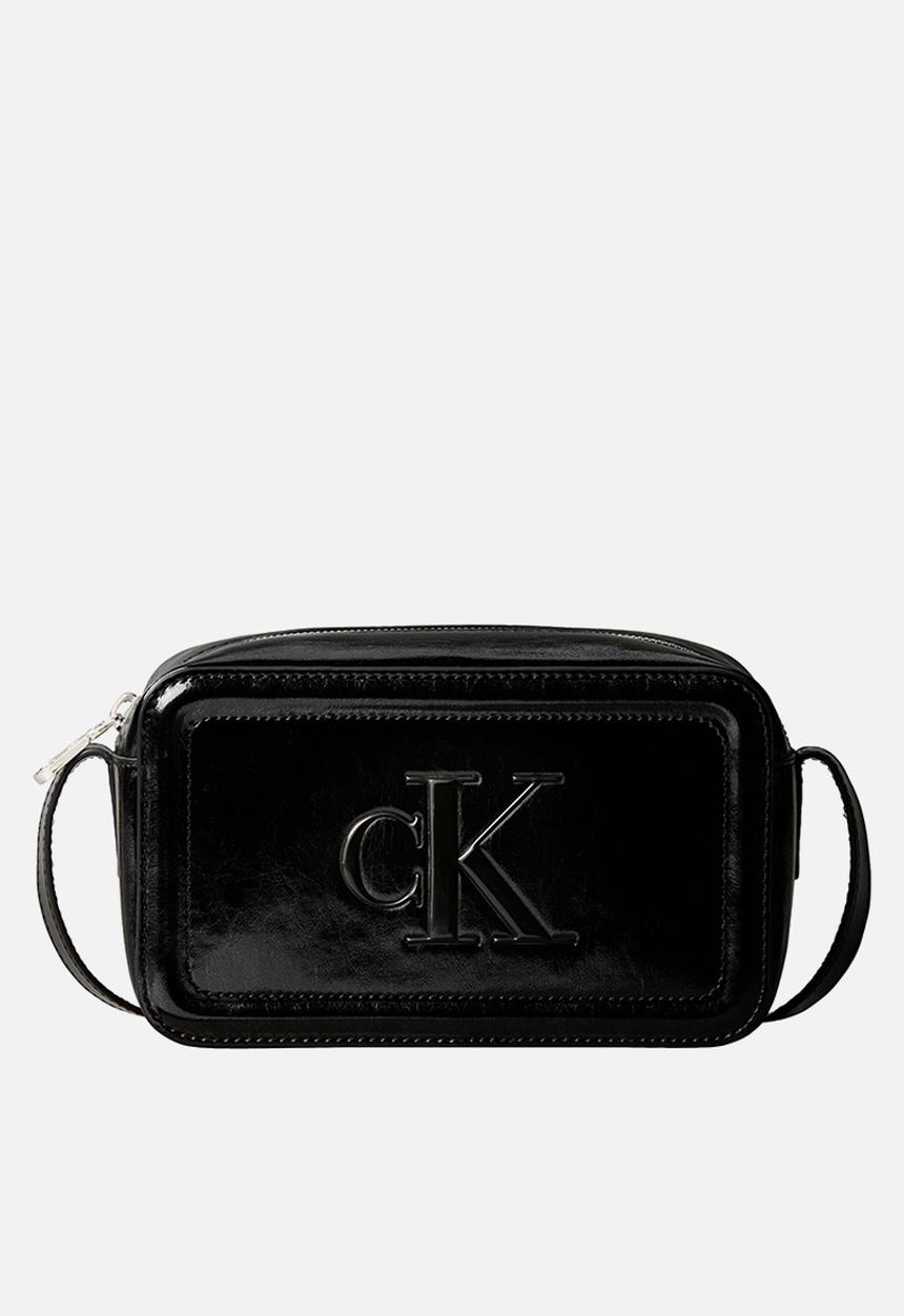 Calvin Klein - Bold ck metallic camera bag- black