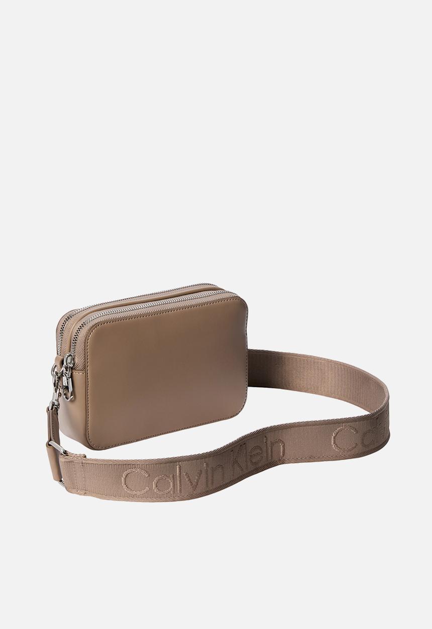 Calvin Klein - Webbing double strap camera bag- desert taupe