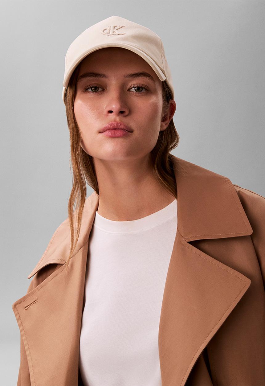 Calvin Klein - Monogram lurex embroidery cap- white greige
