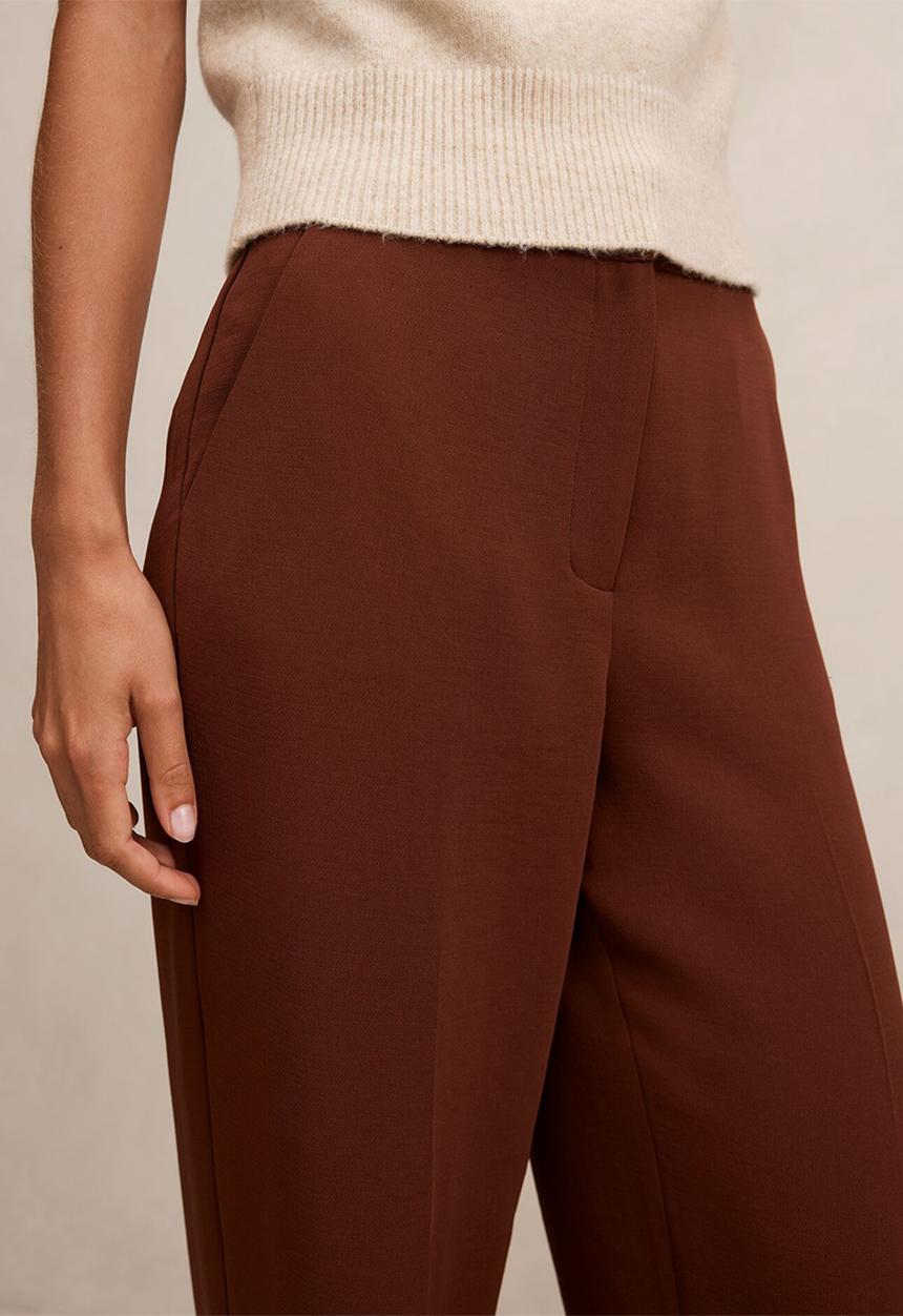 Forever New - Dani straight leg pants in - burgundy