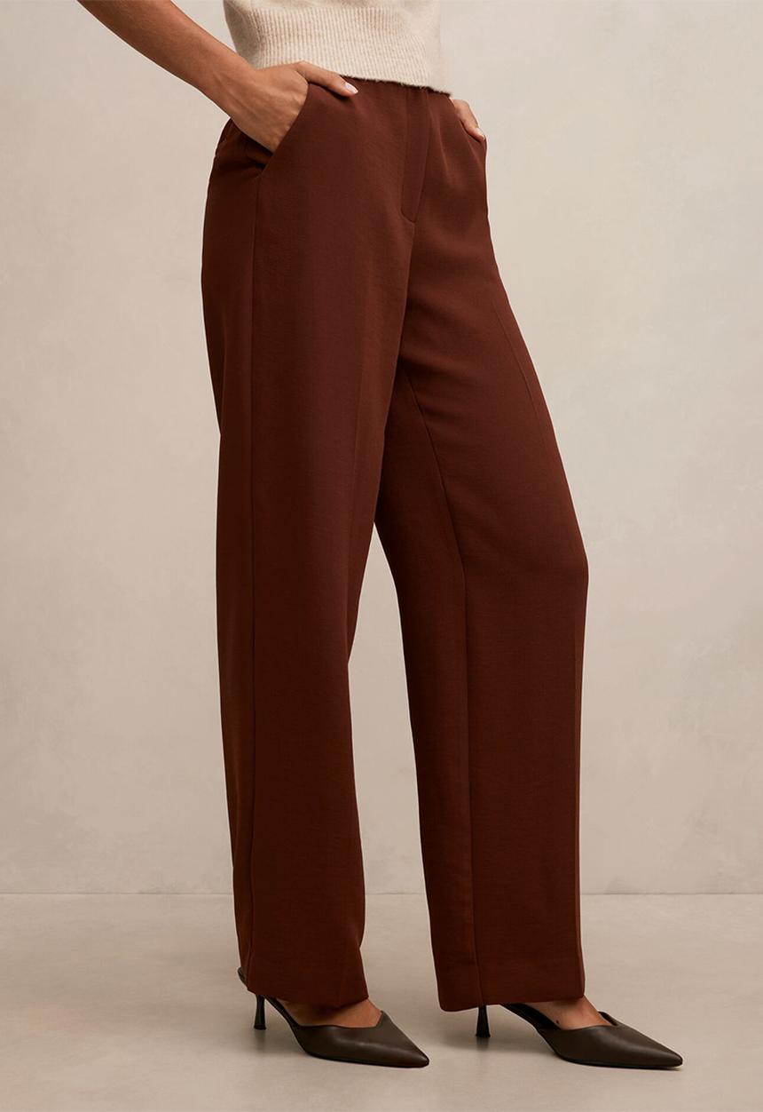 Forever New - Dani straight leg pants in - burgundy