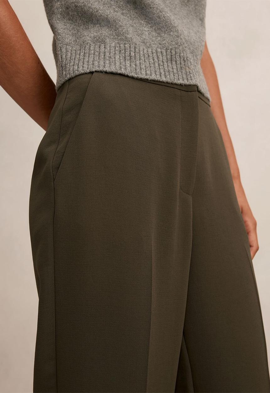 Forever New - Dani straight leg pants in olive