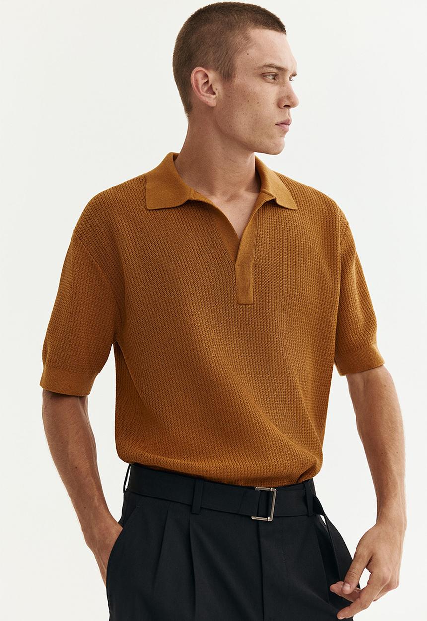 H&M - Regular fit knitted polo shirt - dark beige