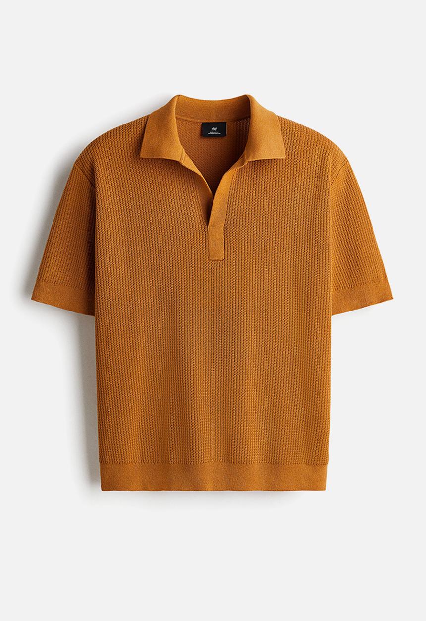 H&M - Regular fit knitted polo shirt - dark beige
