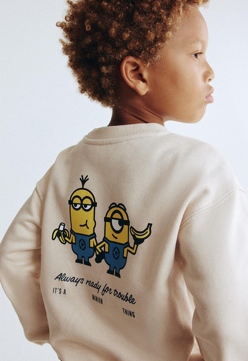 H&M - 2-piece printed sweatshirt set - light beige/minions