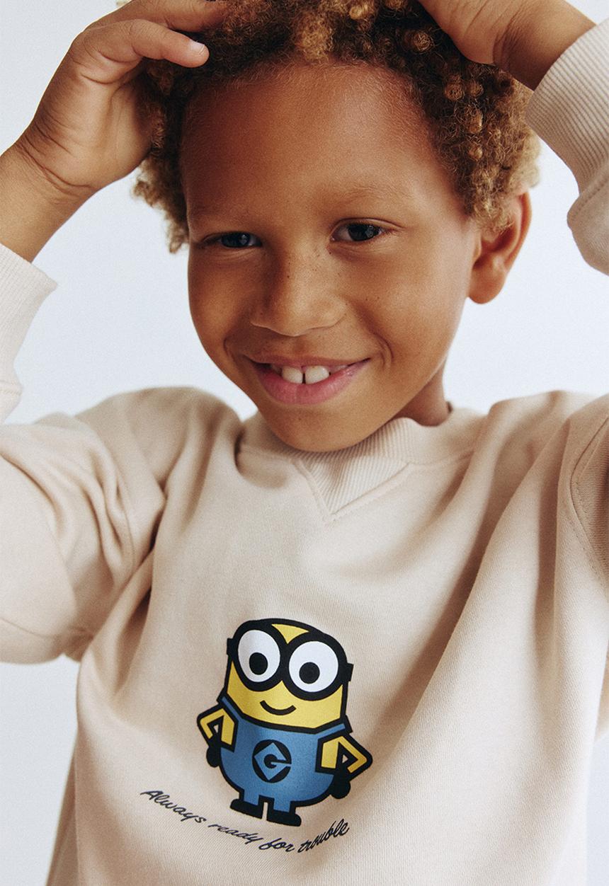 H&M - 2-piece printed sweatshirt set - light beige/minions
