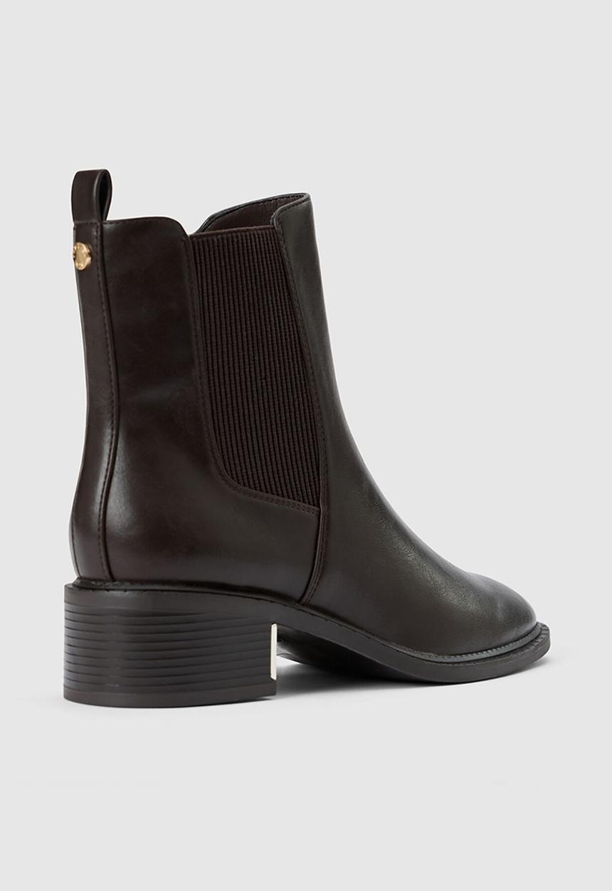 Forever New - Imogen chelsea boot in chocolate brown