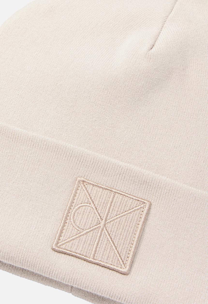 Calvin Klein - Emblem Patch Fine Rib Beanie - Nacreous Cloud