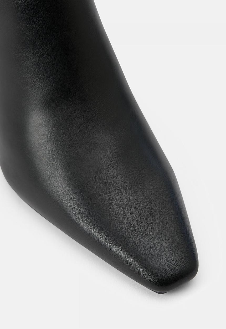 Forever New - Callie Knee Length Chisel Toe Boot In Black