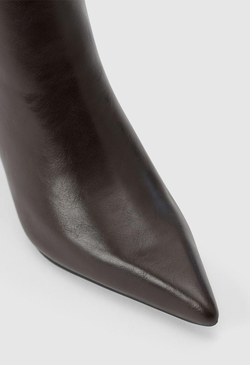 Forever New - Nicolette high heeled pointy toe boot in chocolate brown