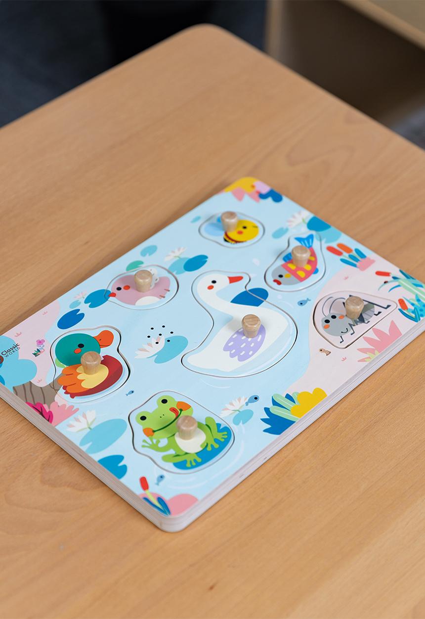 Greenbean Learning - Classic World - Wooden Peg Puzzle - Pond Animals with Sound - 8pcs