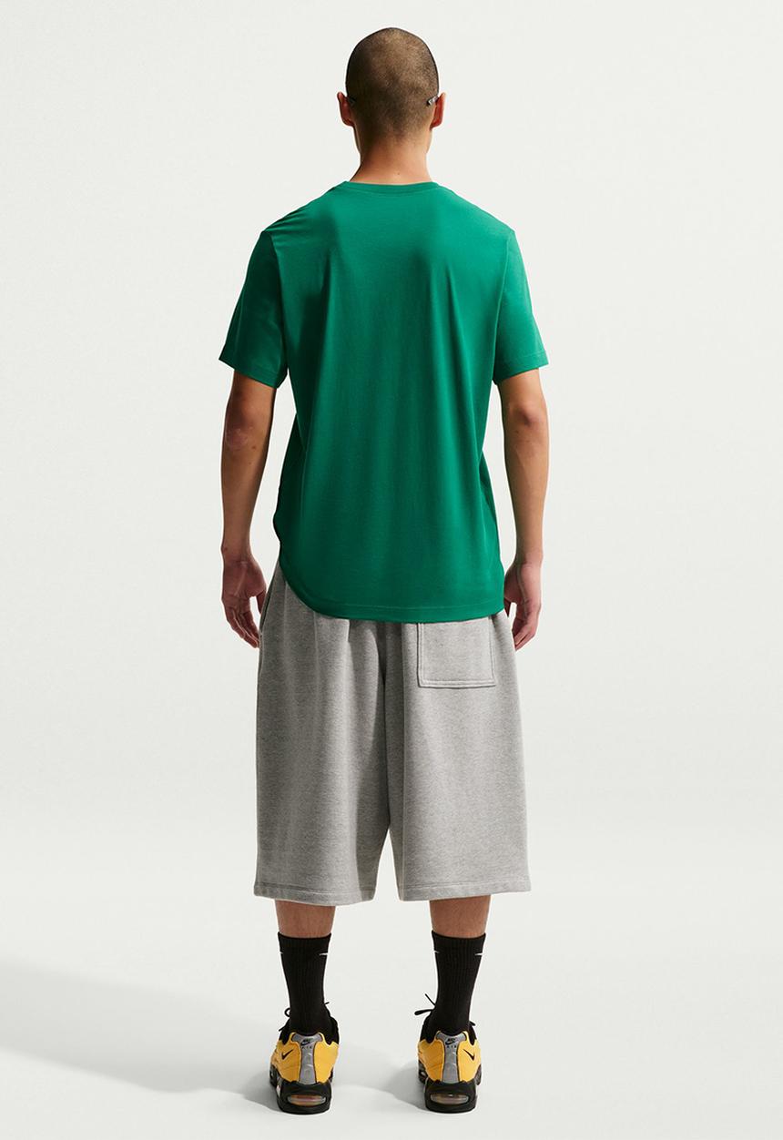 Nike - NSW Celebrate Sport STD  T-Shirt - Green
