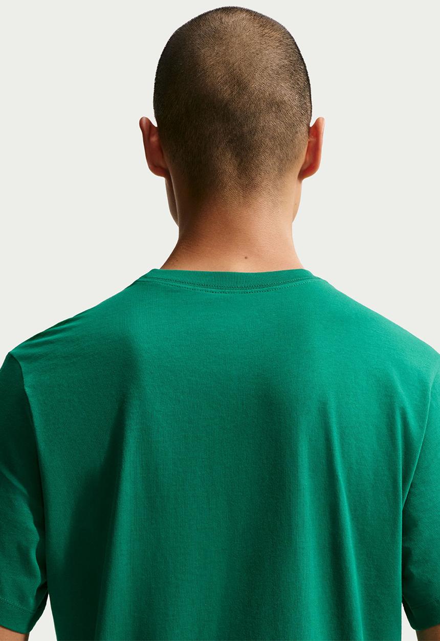 Nike - NSW Celebrate Sport STD  T-Shirt - Green