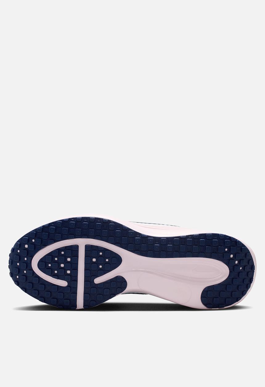 Nike - Nike Revolution 8