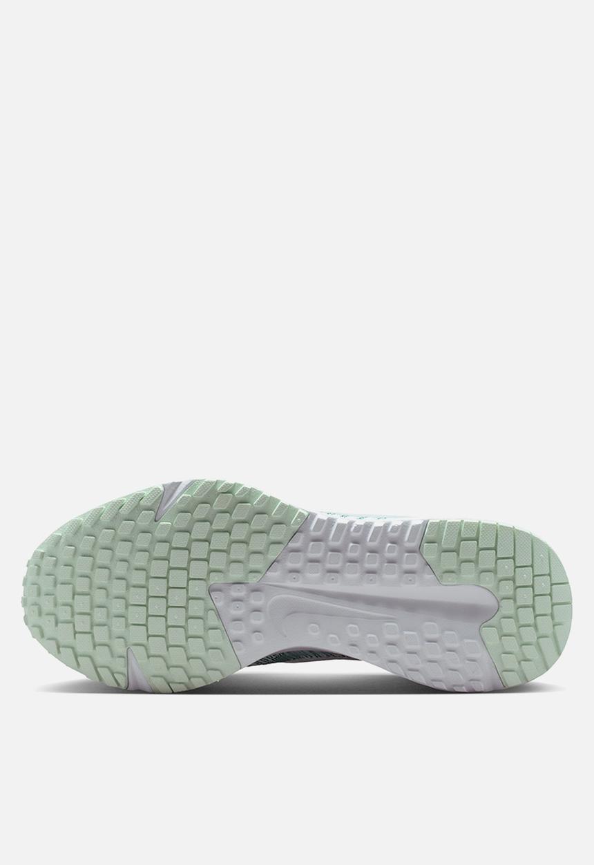 Nike - Nike Run Defy
