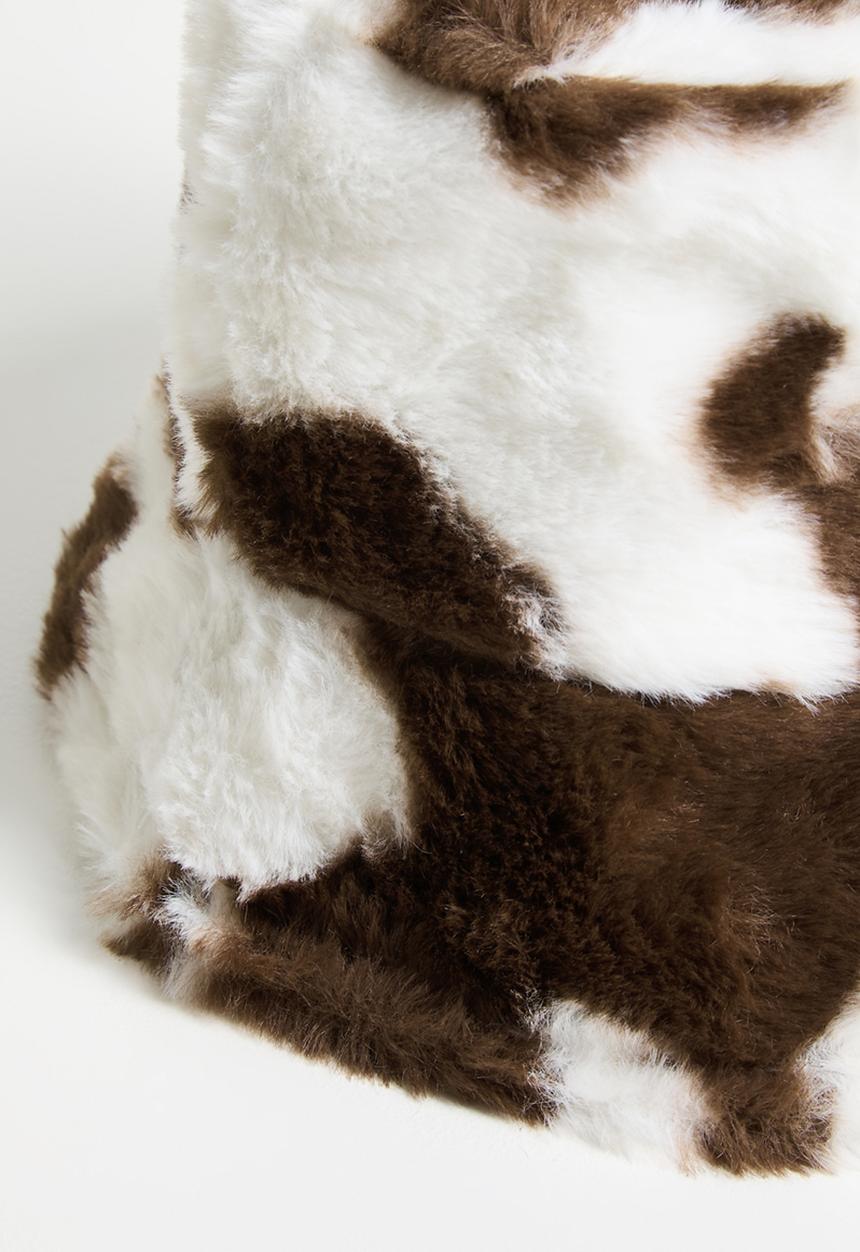 Tessa Design - Clover Cow Print Fluffy Bucket Hat - Brown