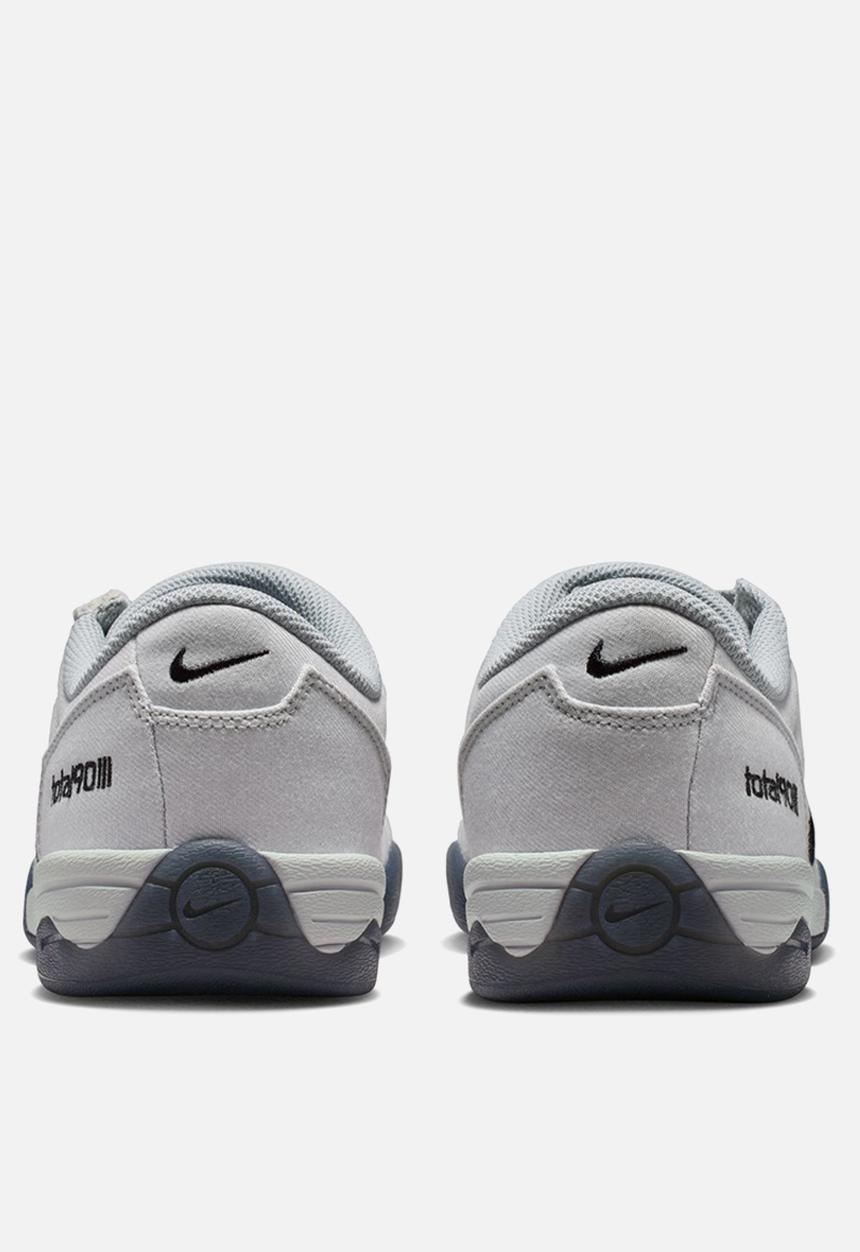 Nike - Nike Total 90 Premium