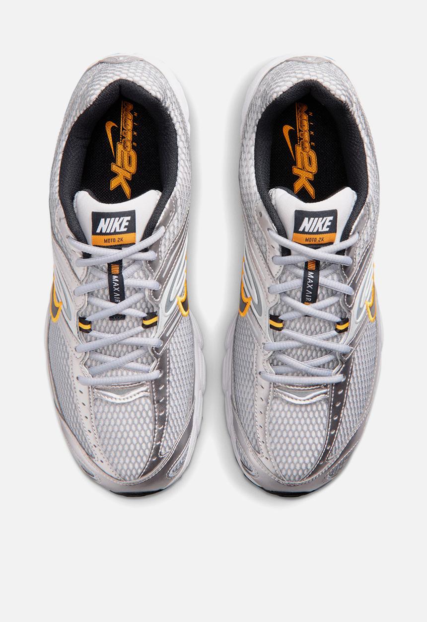 Nike - NIKE AIR MAX MOTO 2K