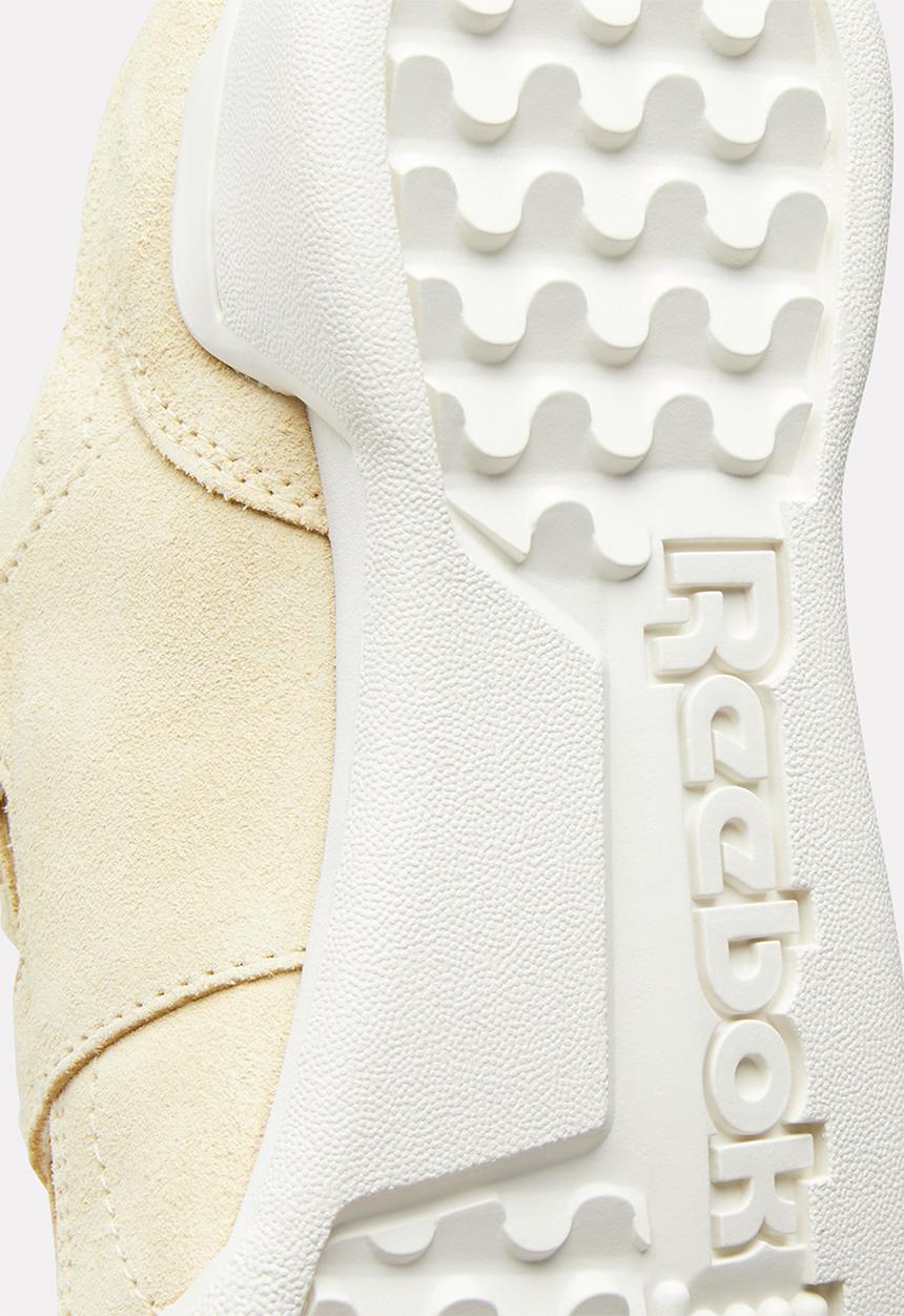 Reebok - WORKOUT PLUS