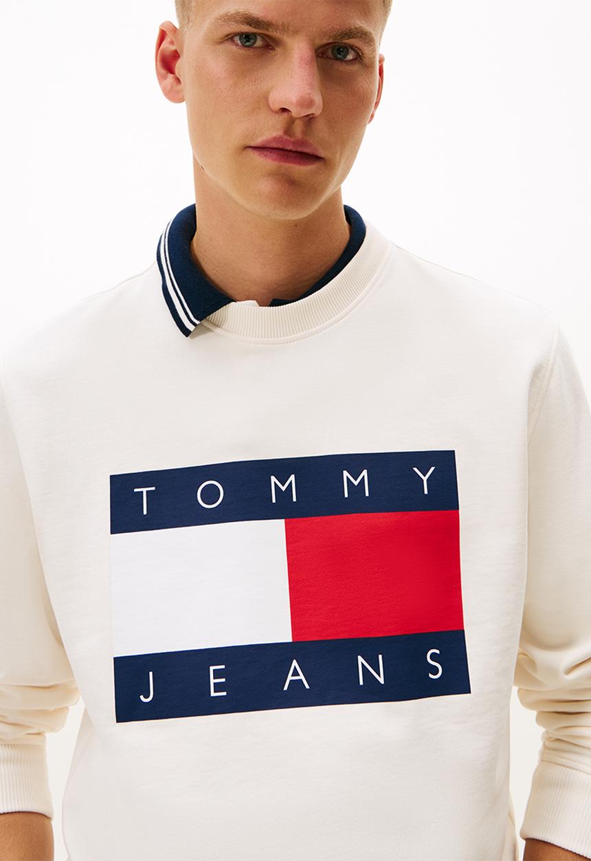 Tommy Hilfiger - TJ  Tonal Flag Crewneck Sweatshirt - Ancient White