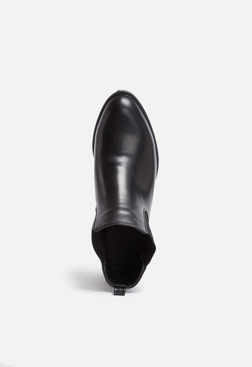 Pieces - Dalle boot