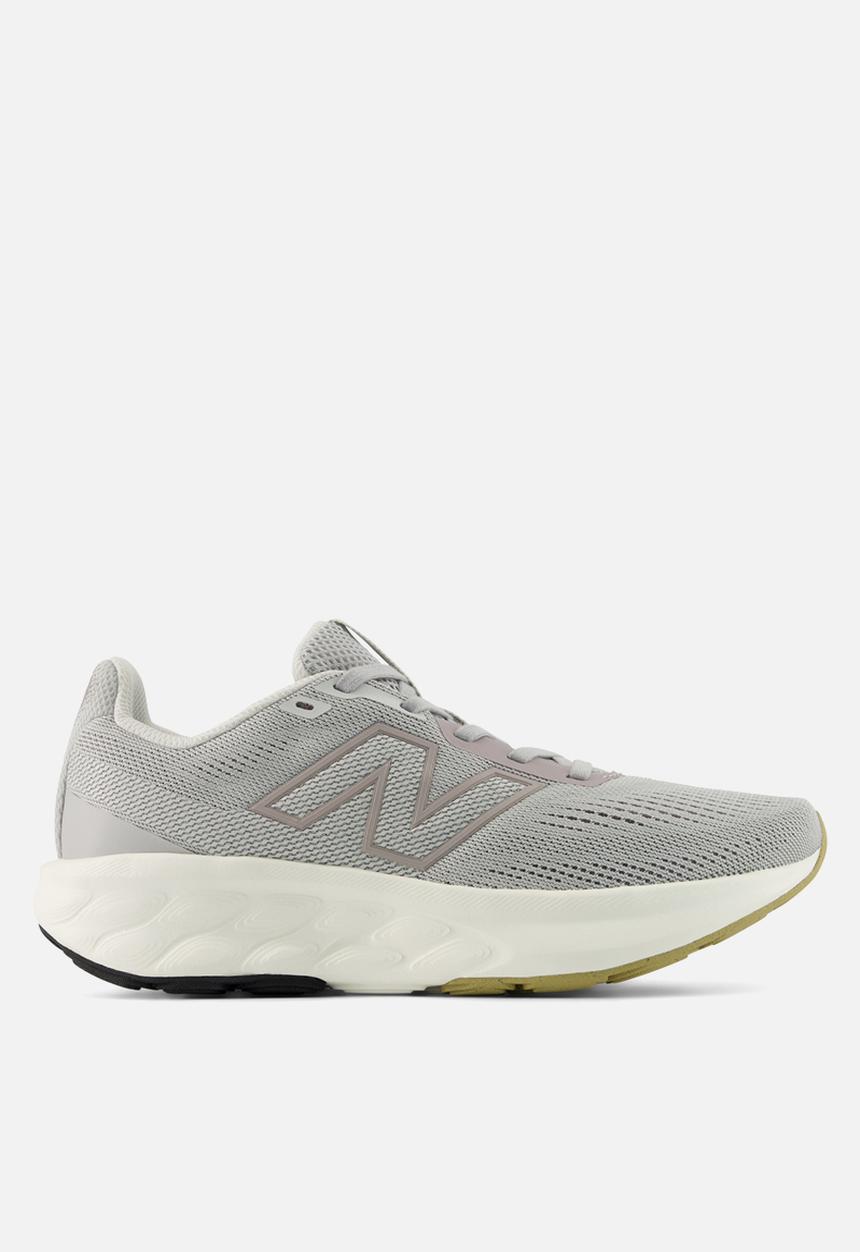 New Balance  - W520240