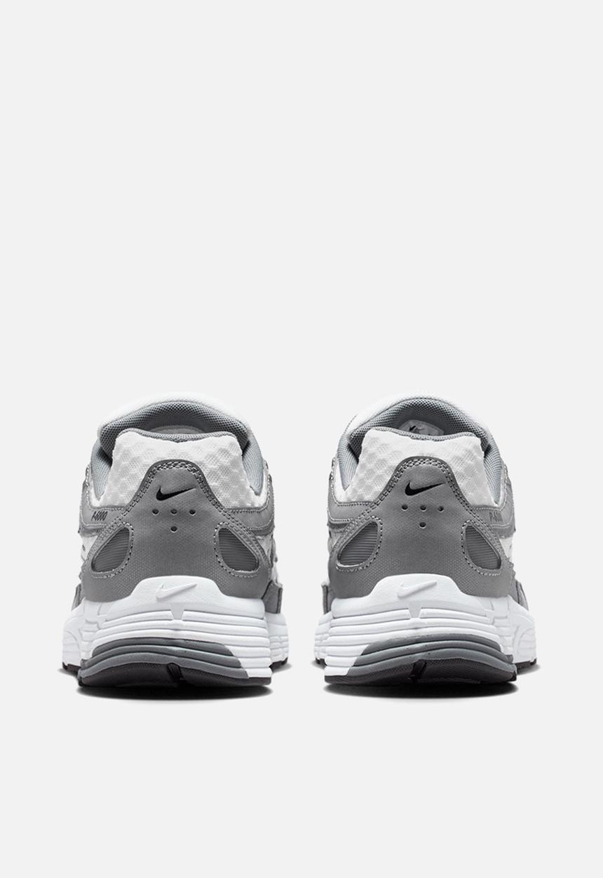 Nike - NIKE P-6000
