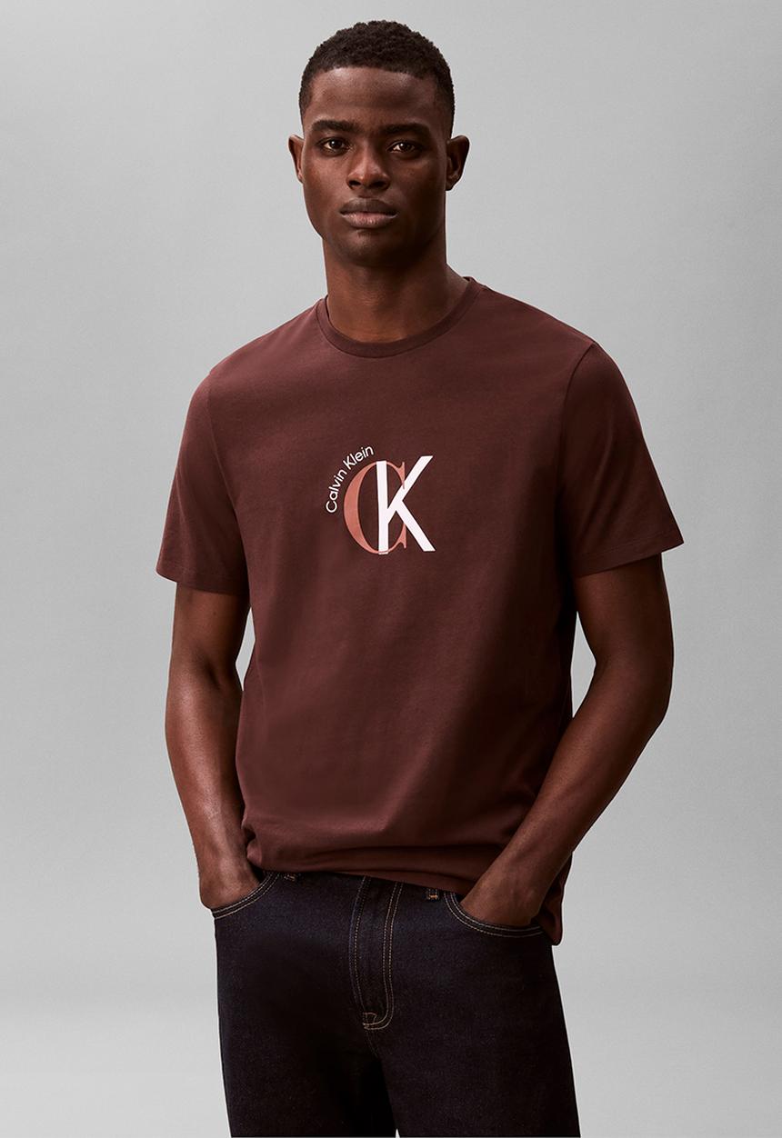 Calvin Klein - Ss 30S Whsl Ckj 2Tone Ck Graphic Tee - Rich Brown