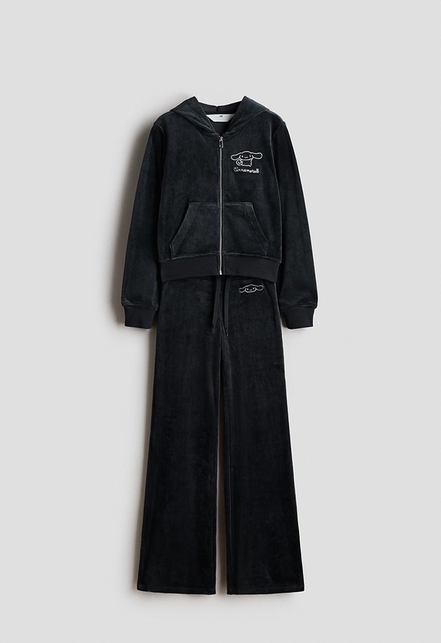 H&M - 2-piece embroidery-detail velour set - dark grey/cinnamoroll